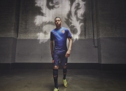 IM电竞官网入口-绿茵场上的降维打击，从西甲国家德比的聚光灯，到丹麦绞杀墨西哥的阴影迷宫