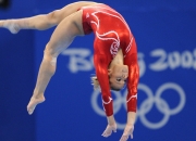 im电竞官网-孤星闪耀与铁骑洪流，当个人英雄主义遭遇团队绞杀