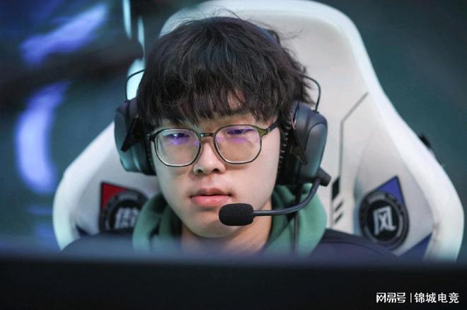 关于EG碾压G2，Zeus拿下关键大龙顶尖较量全球总决赛，锁定晋级资格的信息