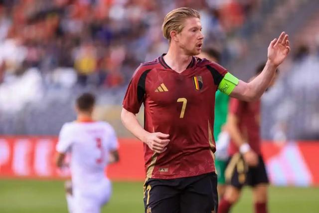 比利时队在客场战胜哈萨克斯坦，领先积分榜