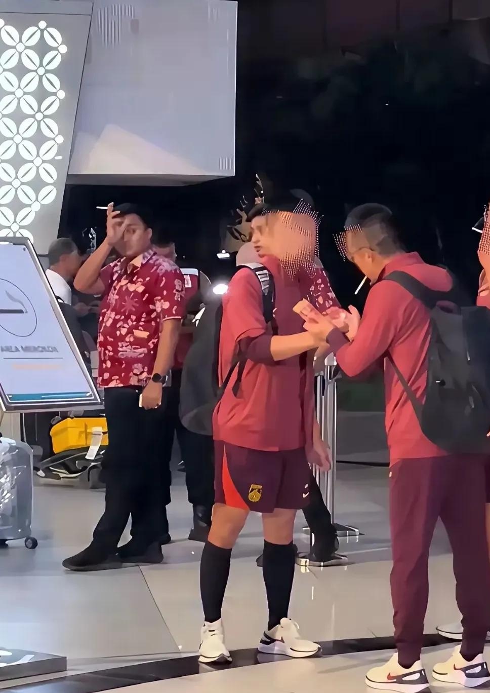 实力对比赛事热搜，球员表现引发球迷集中讨论