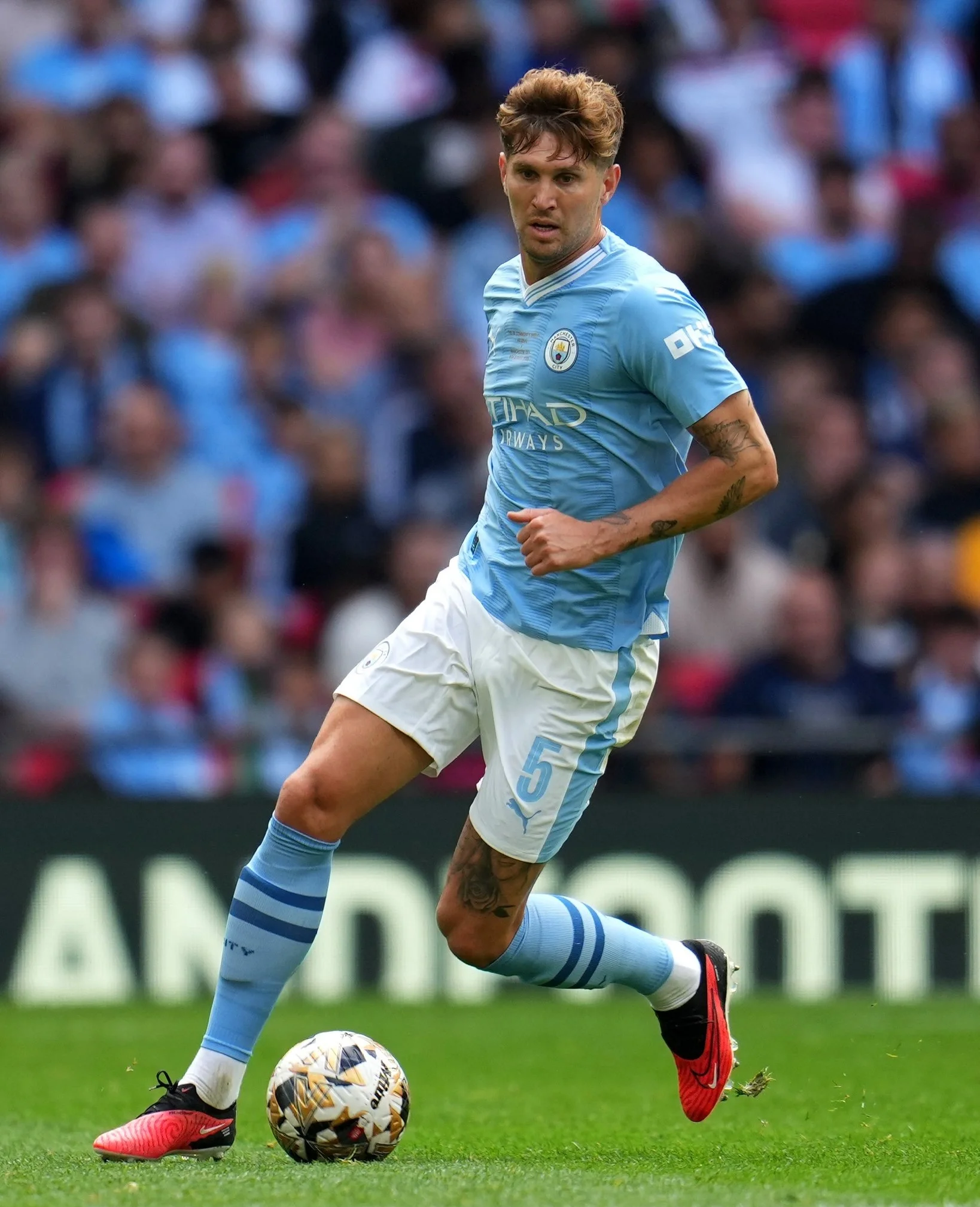 曼城战胜费内巴切！瓜迪奥拉战术功不可没