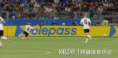 包含罗马尼亚主场逆转克罗地亚，成功杀入欧预赛半决赛的词条