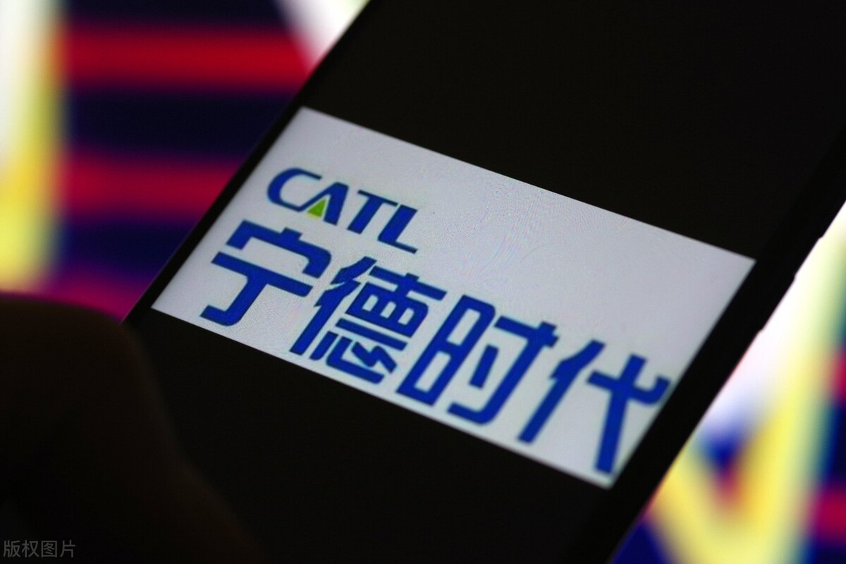 青岛客场惊险胜出，给予对手沉重一击