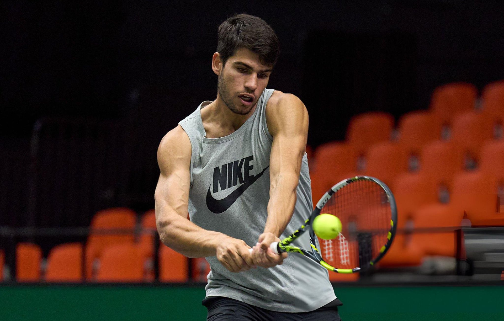 包含法网轻取戴维斯杯，阿尔卡拉斯状态火热的词条