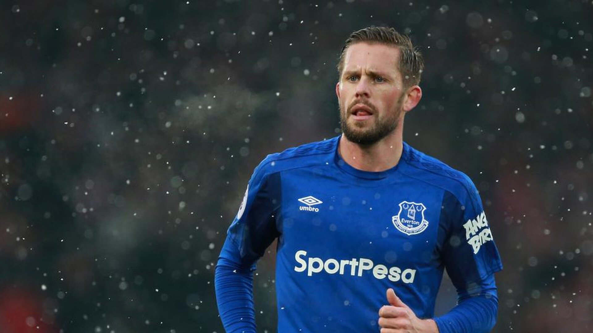 当三狮披上蓝袍,卡马文加在伦敦午夜的独角戏